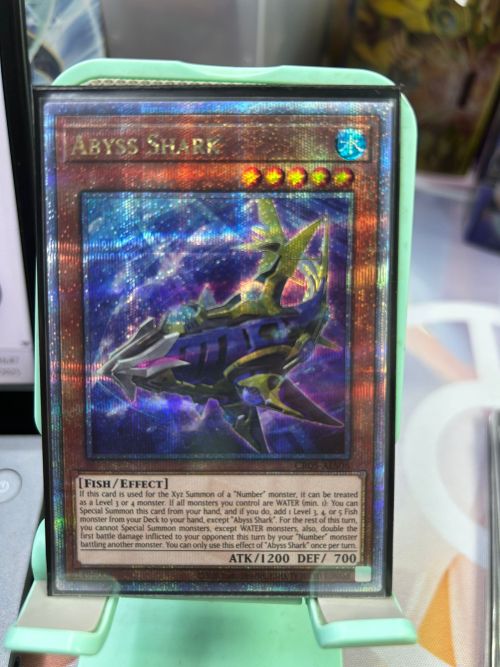 CR05-AES08  ABYSS SHARK 深淵鯊